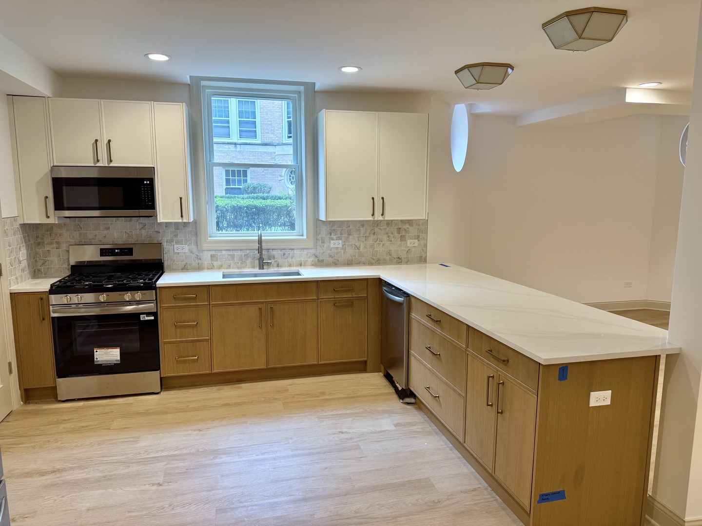 531 Hinman Avenue B-0 Property Photo 3
