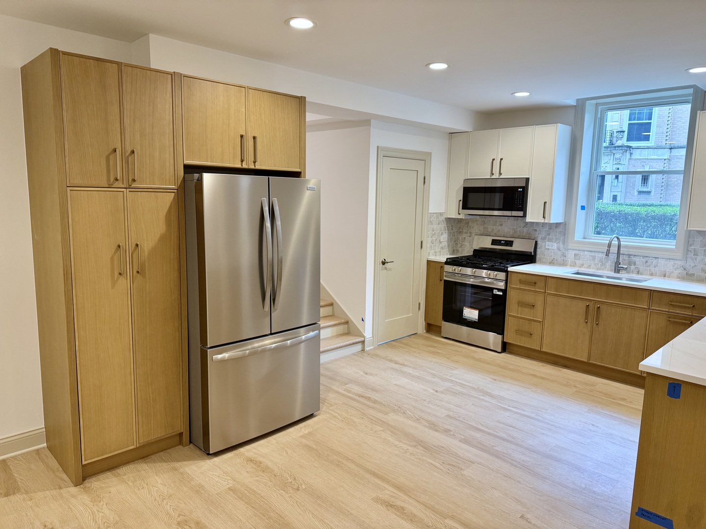 531 Hinman Avenue B-0 Property Photo 4