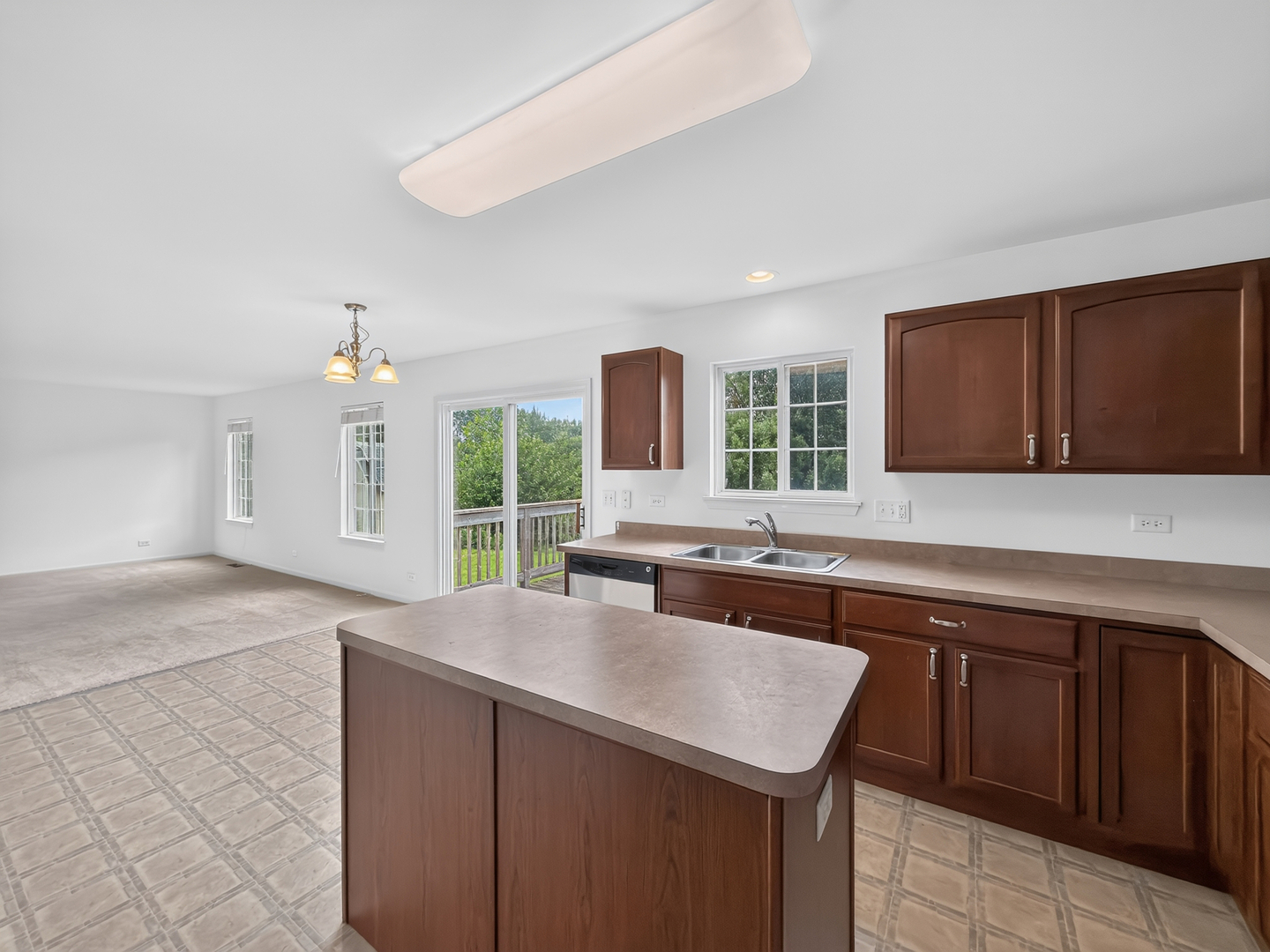 1911 Cameron Drive Property Photo 9