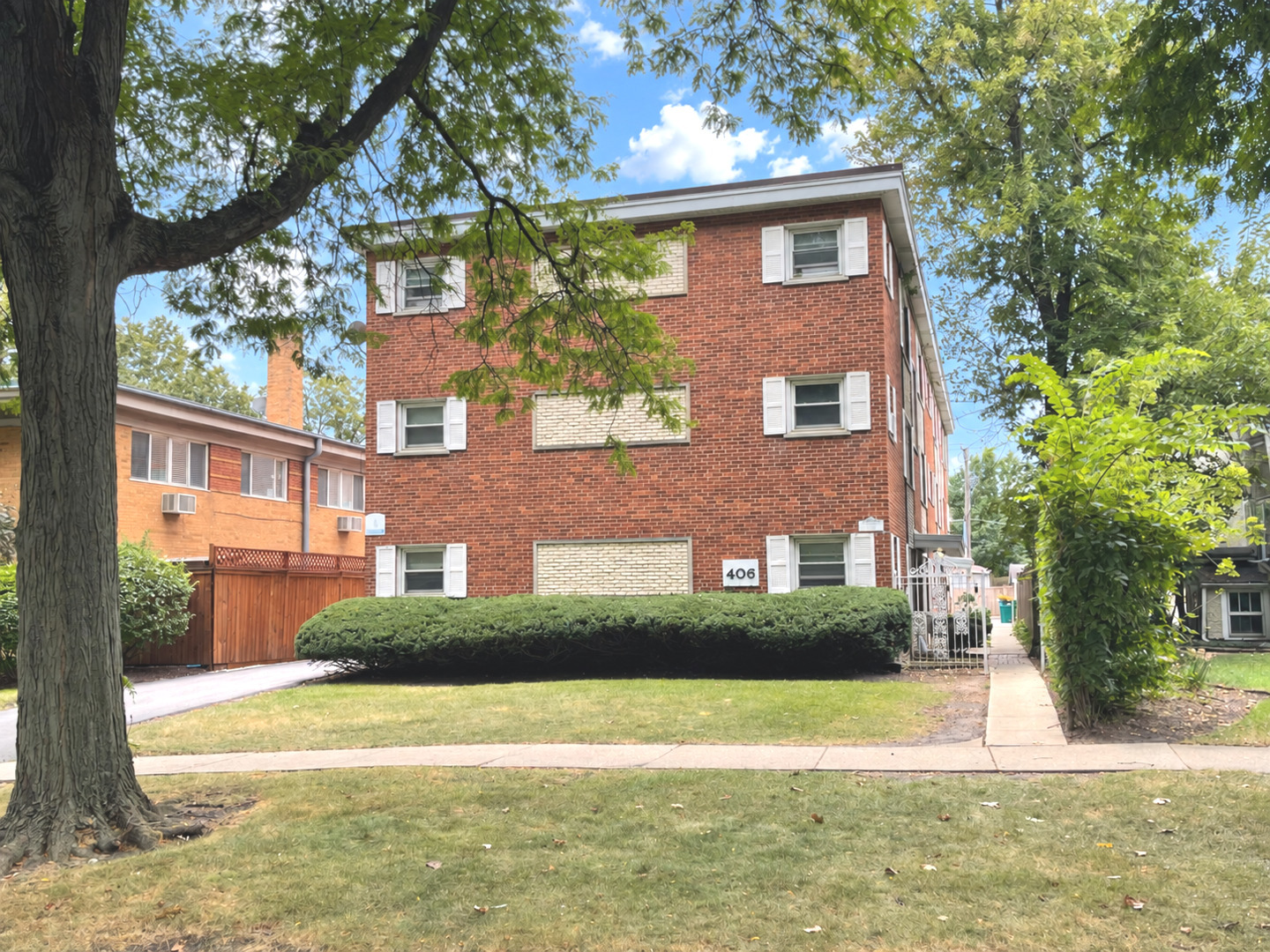 406 FRANKLIN Avenue 2D Property Photo 1