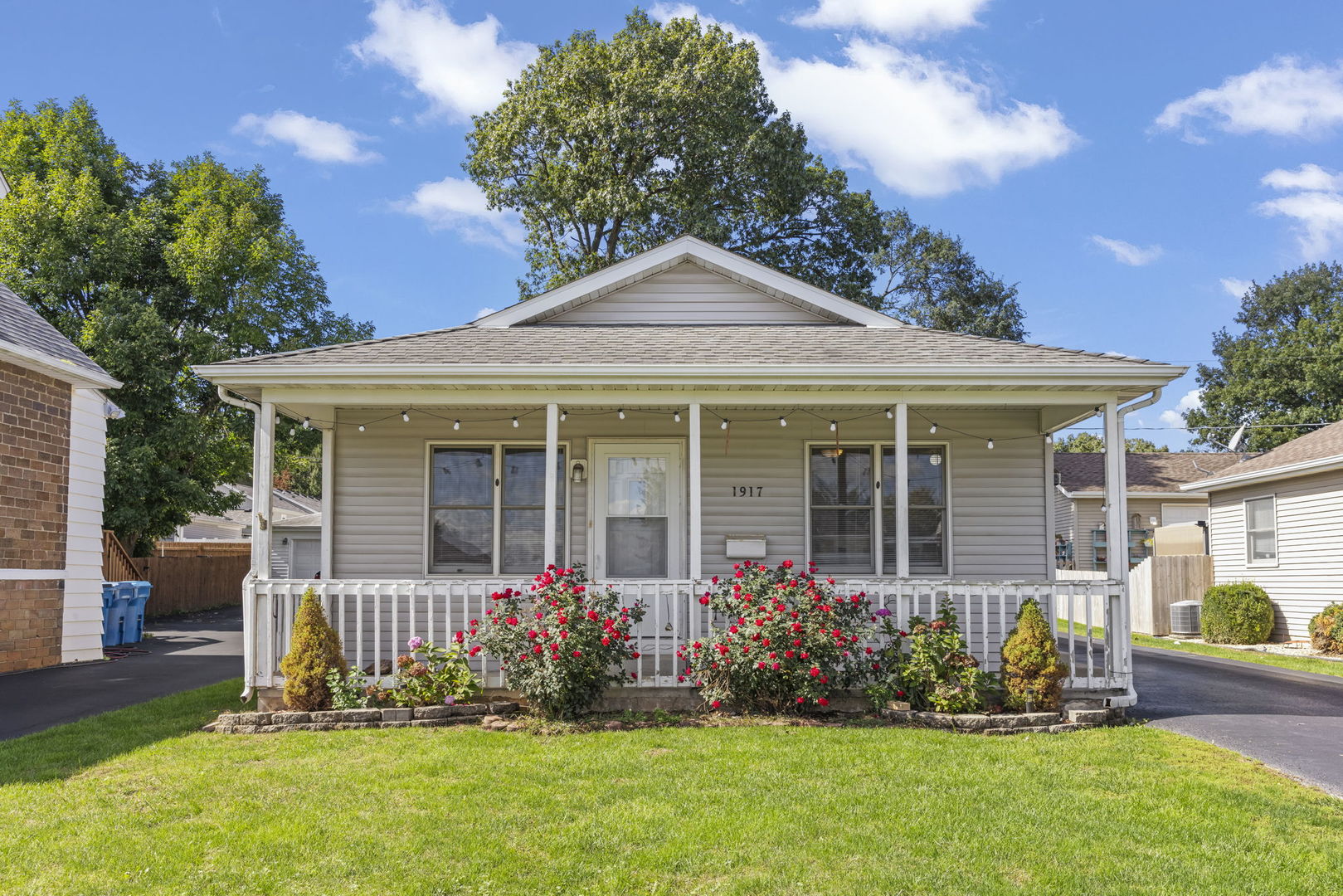 1917 N Hickory Street Property Photo 2