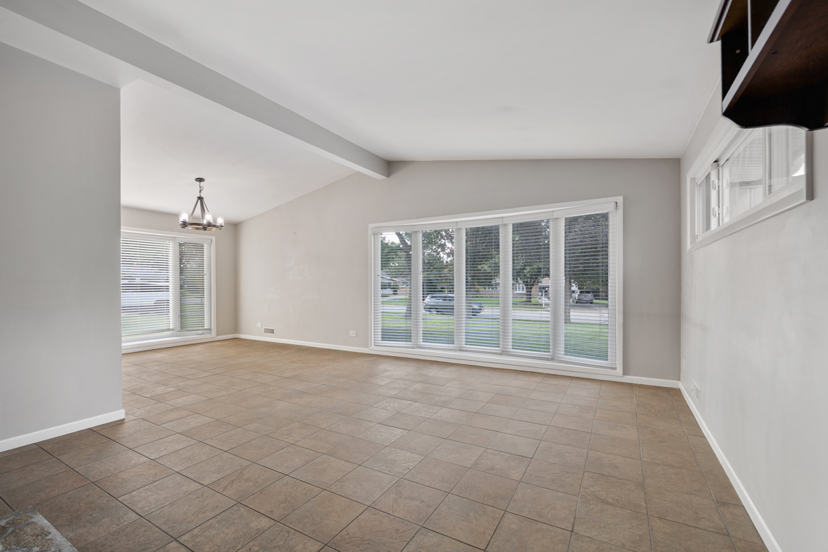 248 E Schick Road Property Photo 5