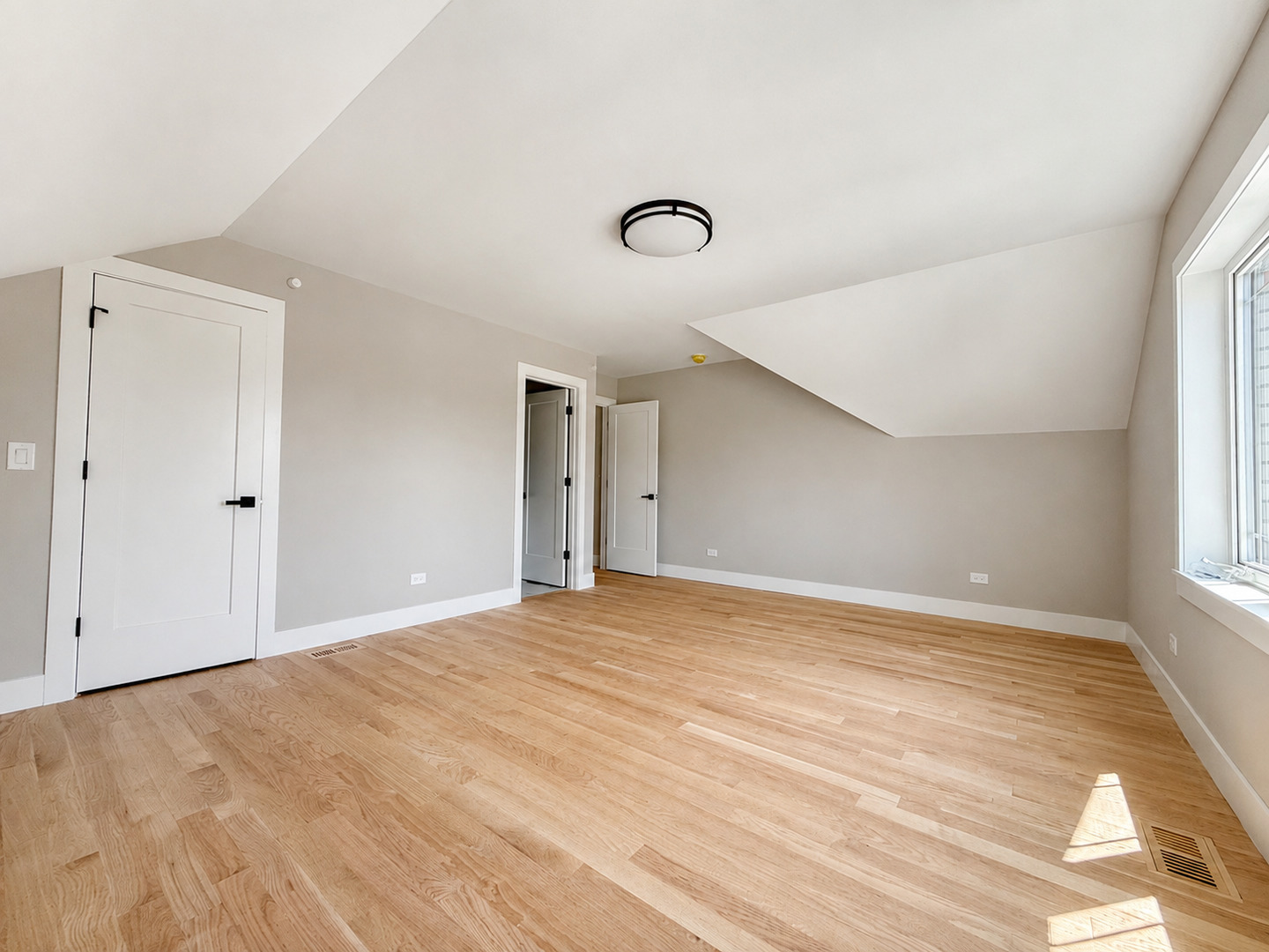 8003 S Oconto Avenue Property Photo 22
