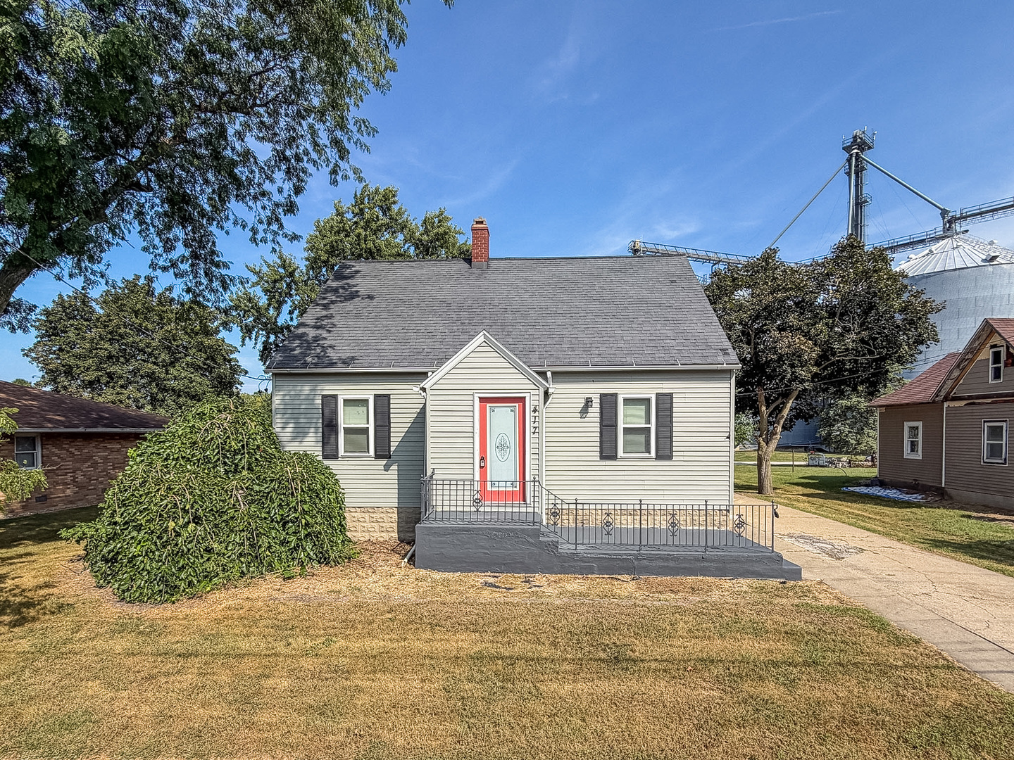 417 W Garfield Avenue Property Photo 1