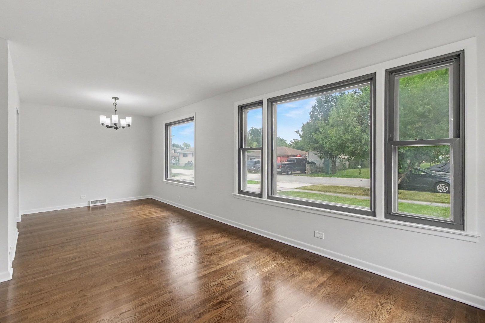 10816 Fletcher Avenue Property Photo 4