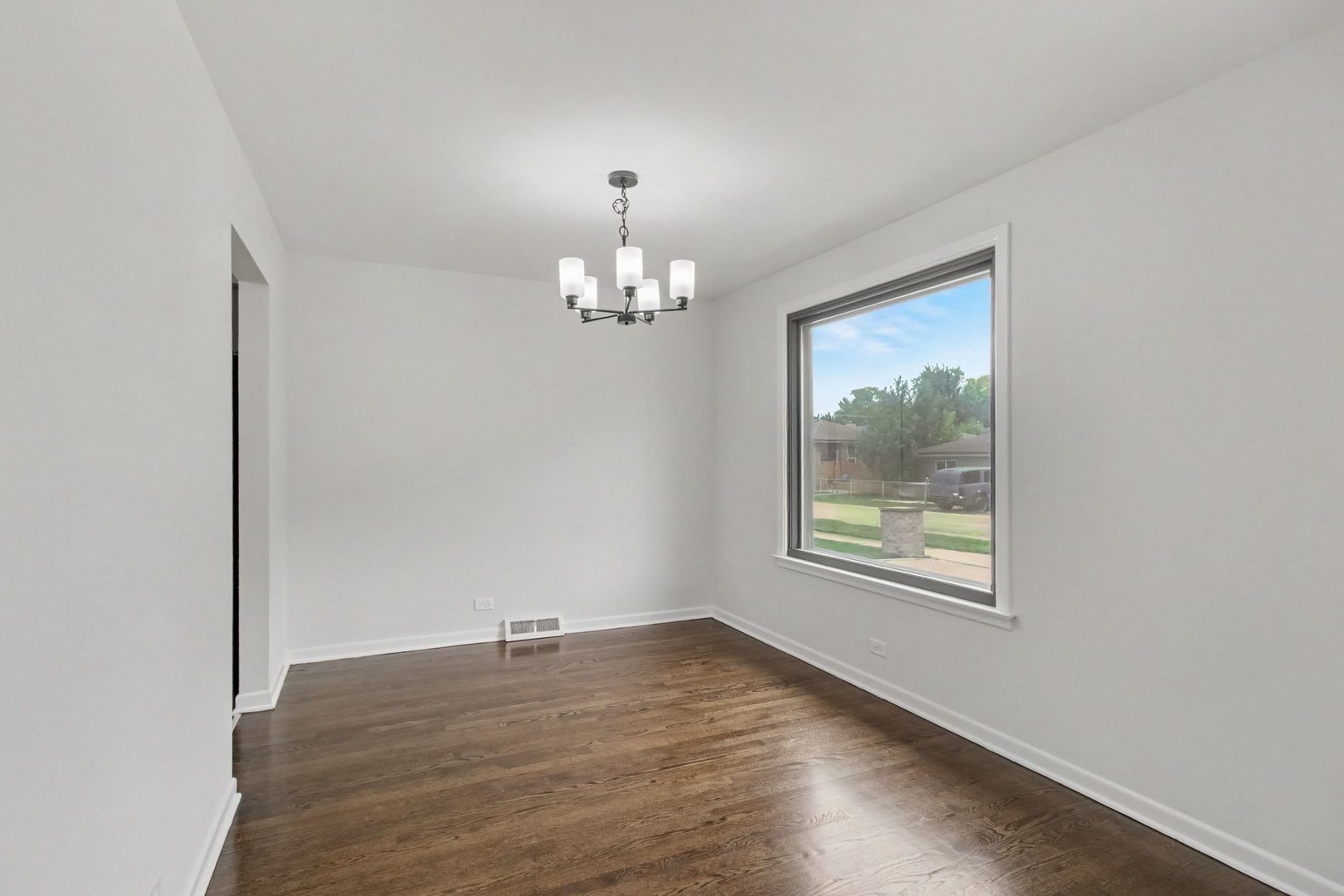 10816 Fletcher Avenue Property Photo 5