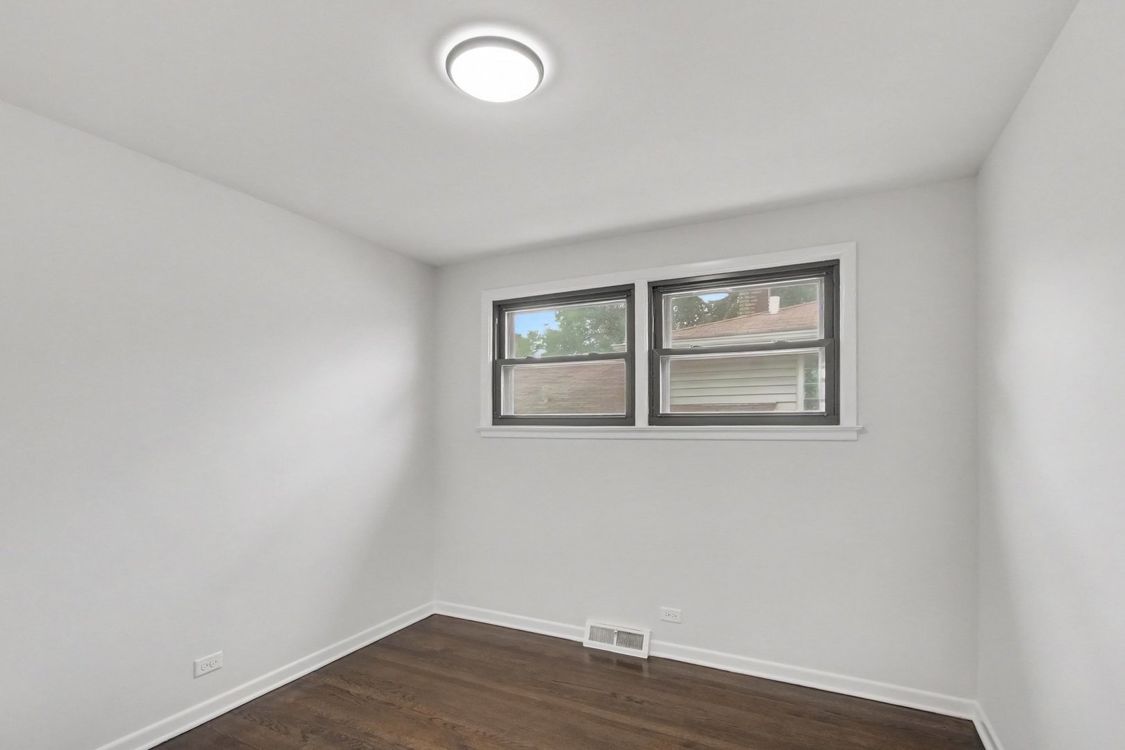 10816 Fletcher Avenue Property Photo 11
