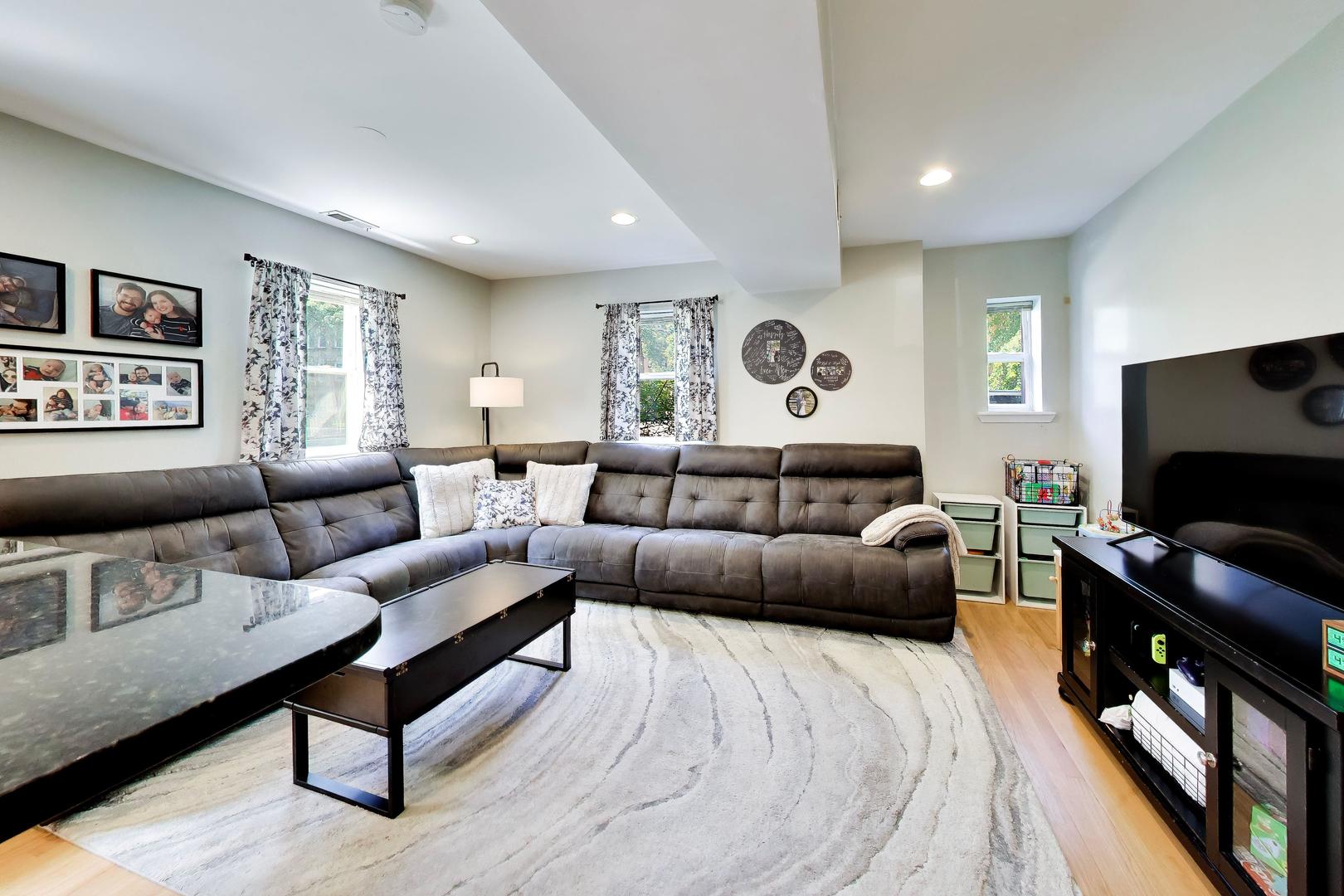 6301 N Talman Avenue G Property Photo 3