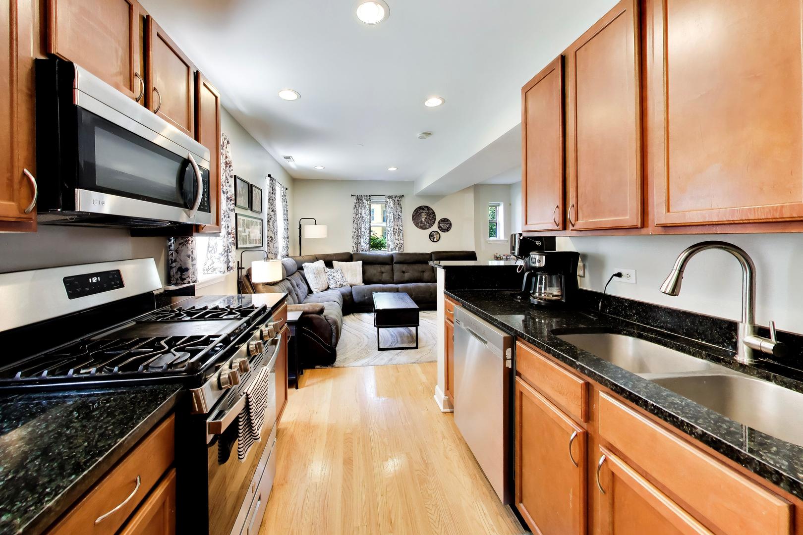 6301 N Talman Avenue G Property Photo 7