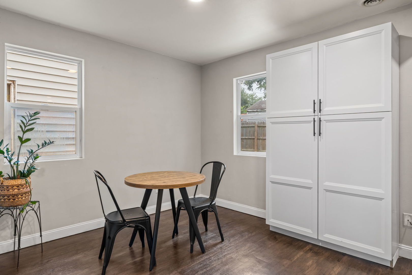 2205 W 75th Place Property Photo 10