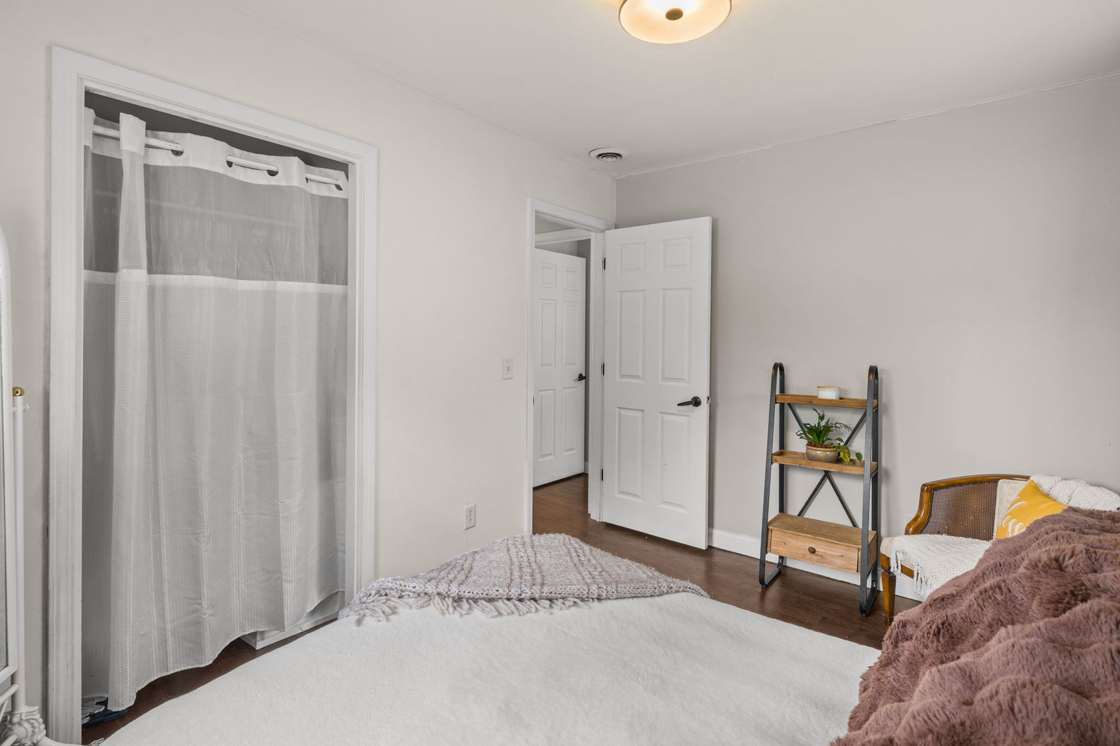 2205 W 75th Place Property Photo 12