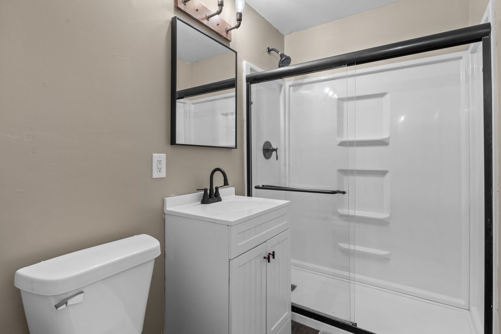 2205 W 75th Place Property Photo 13
