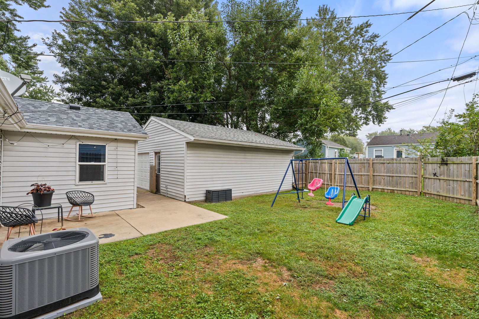 2205 W 75th Place Property Photo 19