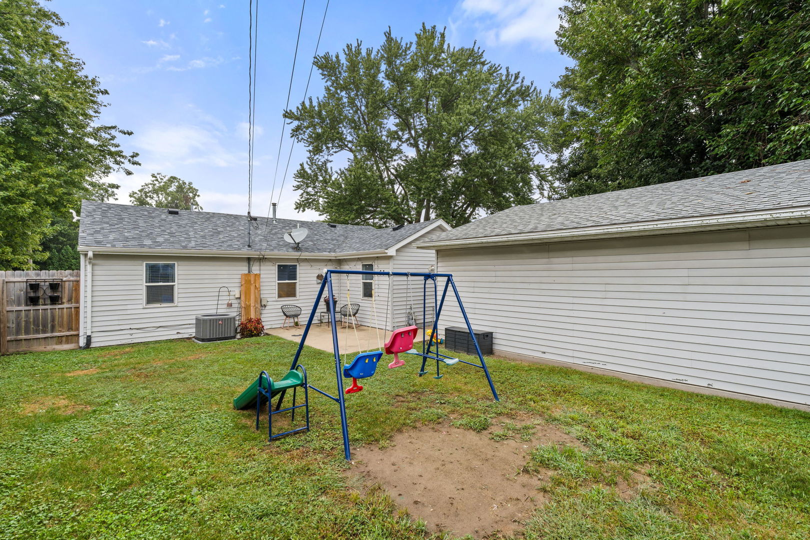 2205 W 75th Place Property Photo 20