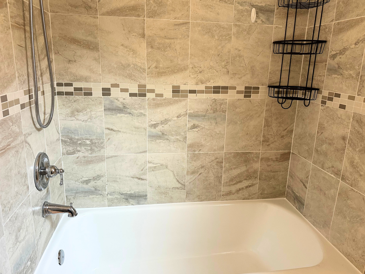 4952 Hull Street 2e Property Photo 15