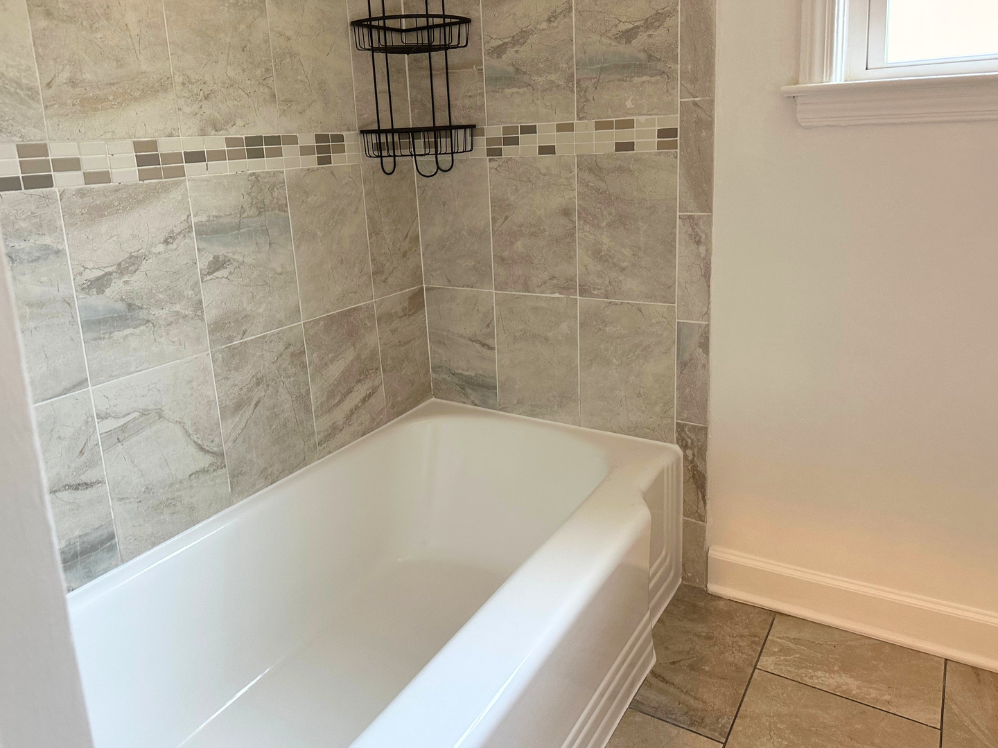 4952 Hull Street 2e Property Photo 16