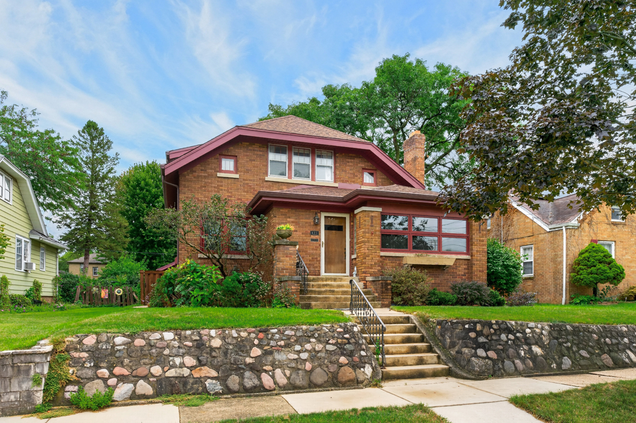 421 Welty Avenue Property Photo 1