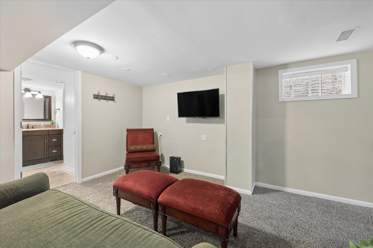 2416 Nathaniel Place Property Photo 14