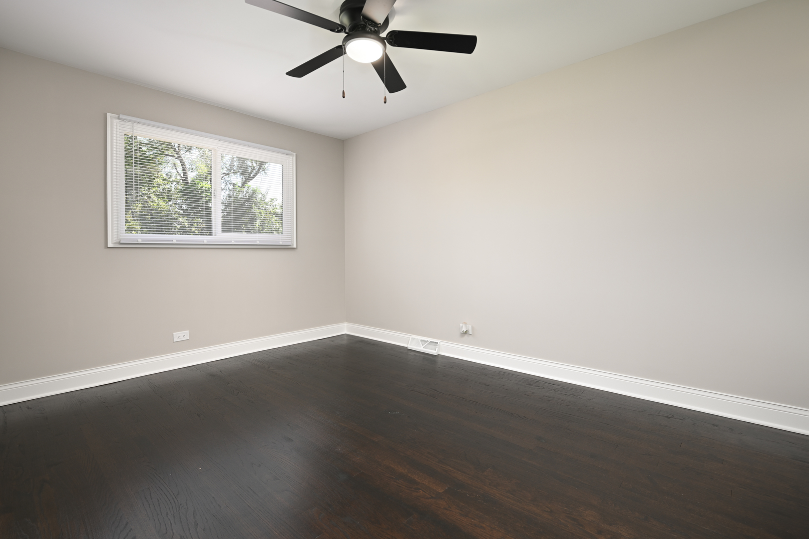 16607 Paulina Street Property Photo 10