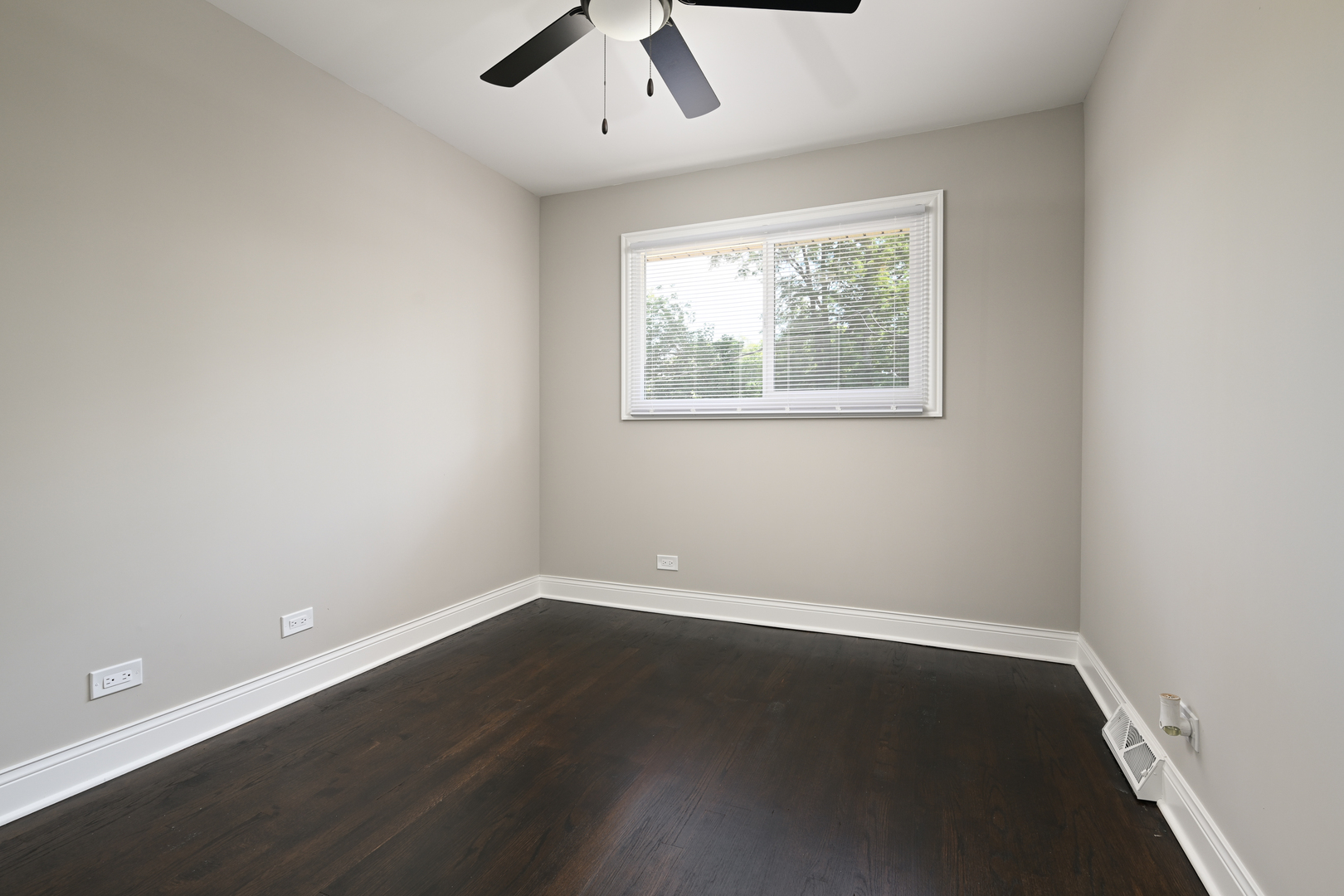 16607 Paulina Street Property Photo 11
