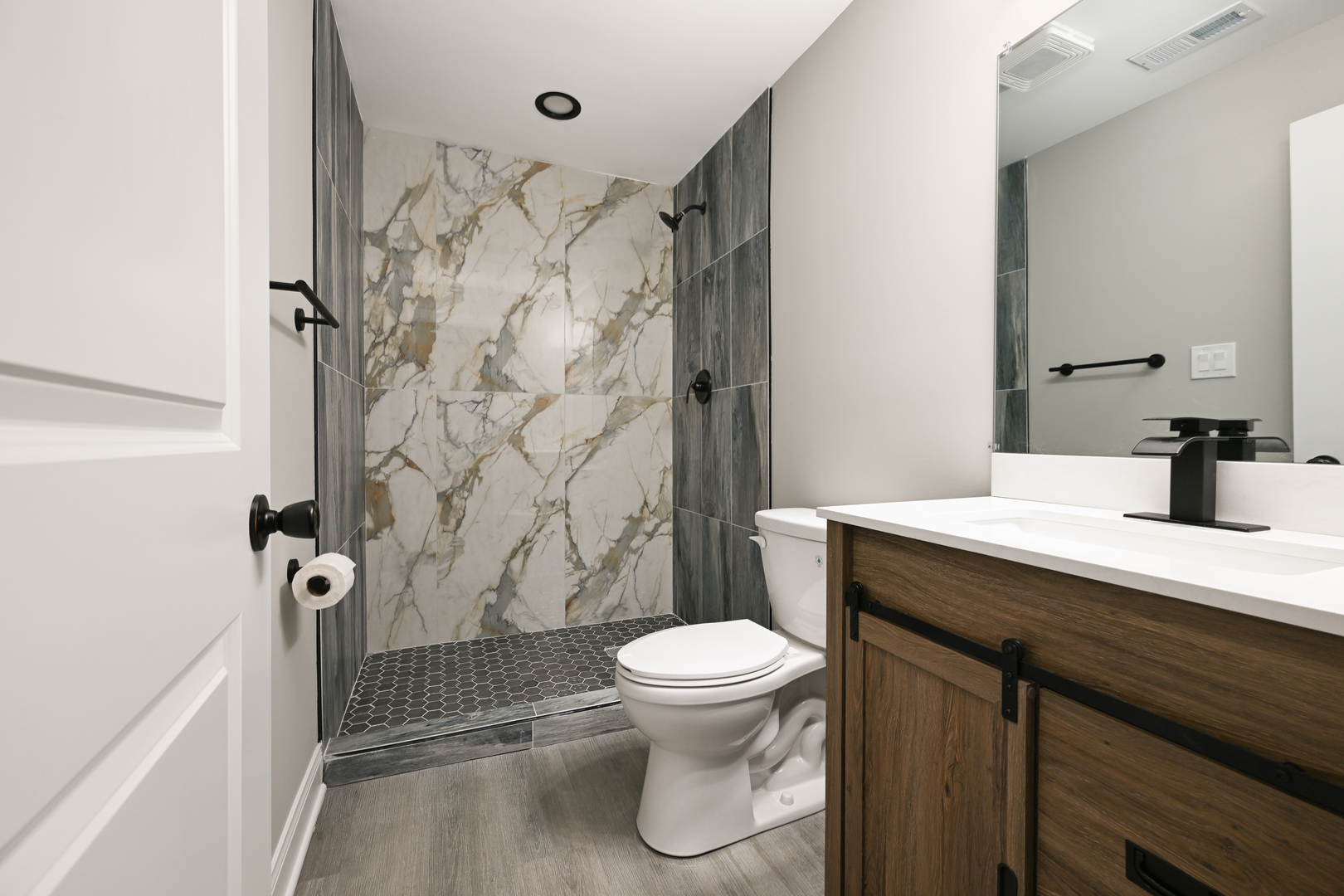 16607 Paulina Street Property Photo 12