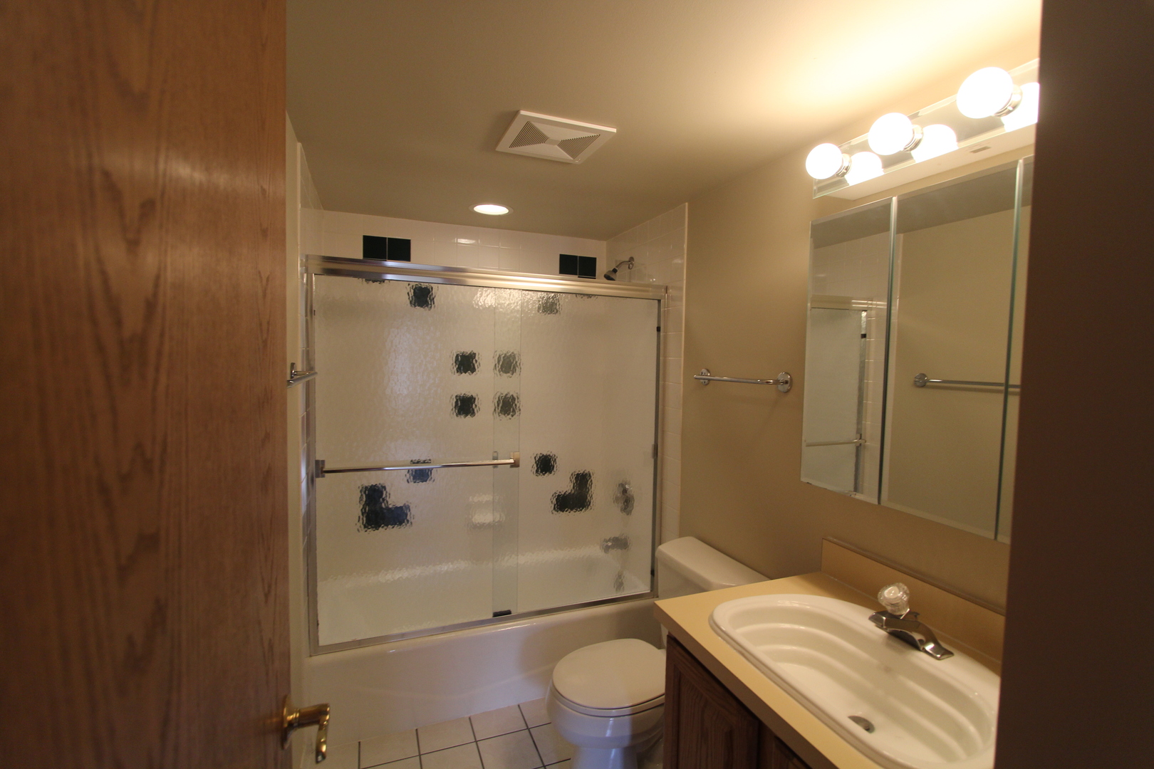6415 Elm Street 3b Property Photo 7