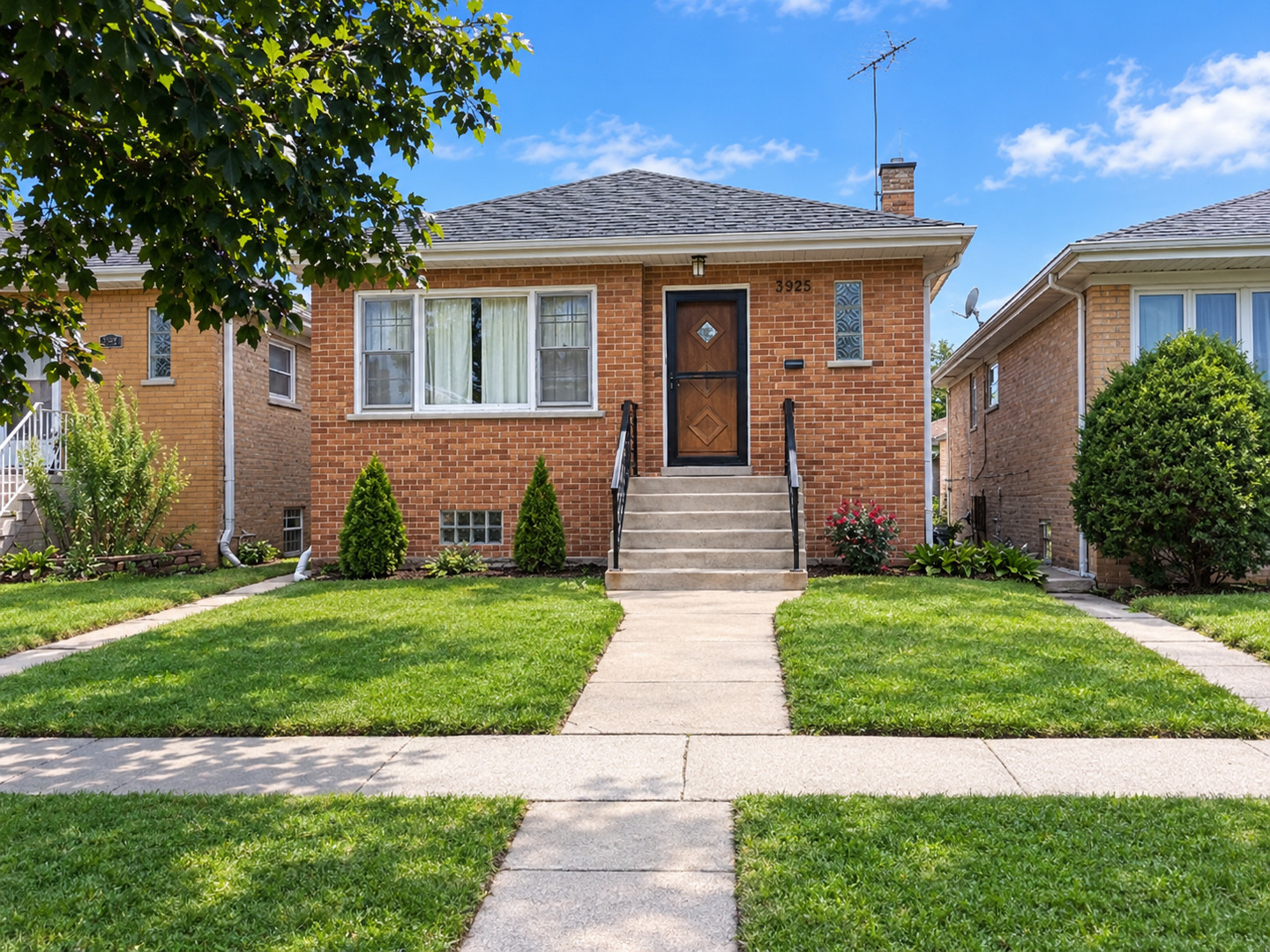 3826 Clarence Avenue Property Photo 1
