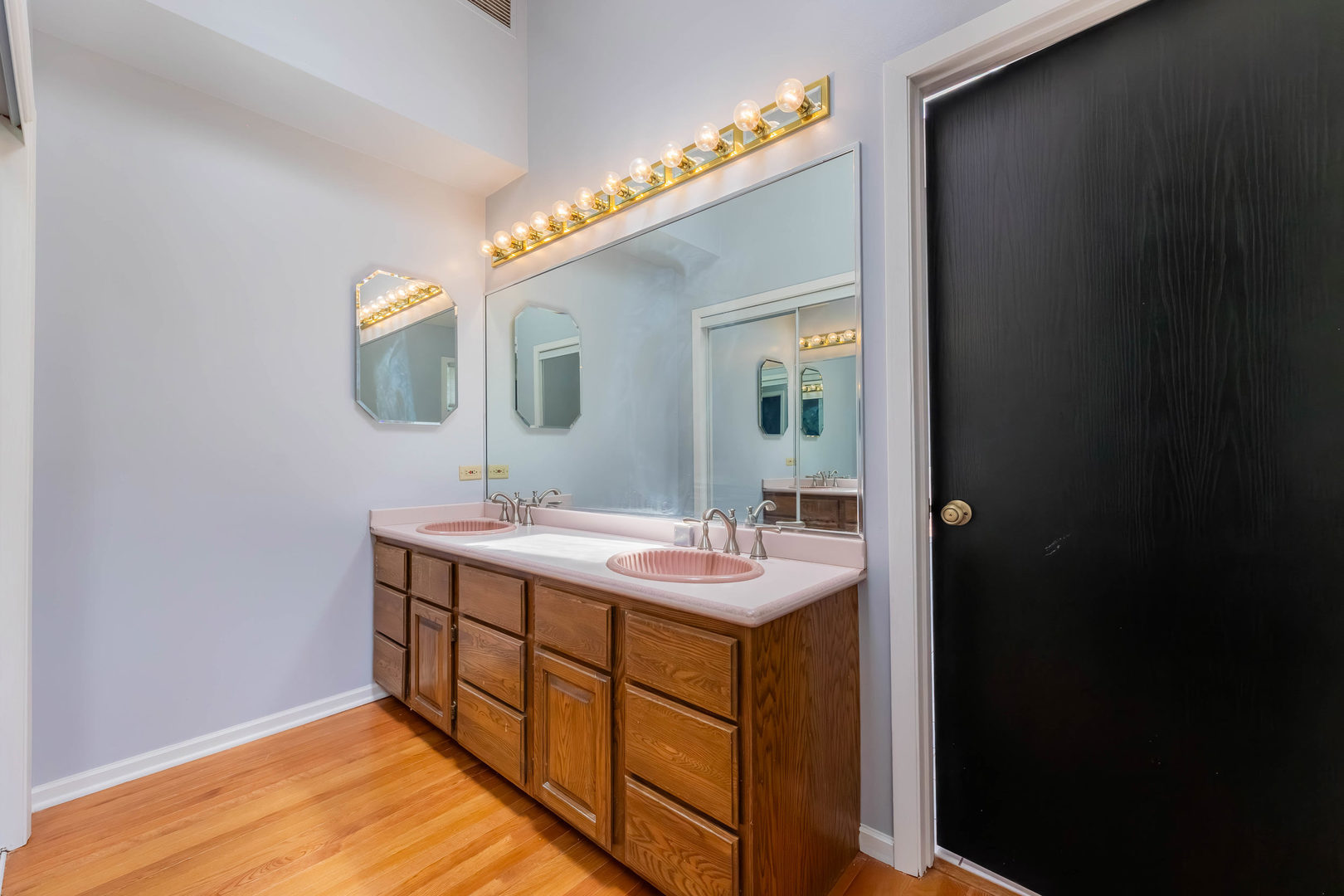 5821 W 127th Street Property Photo 19