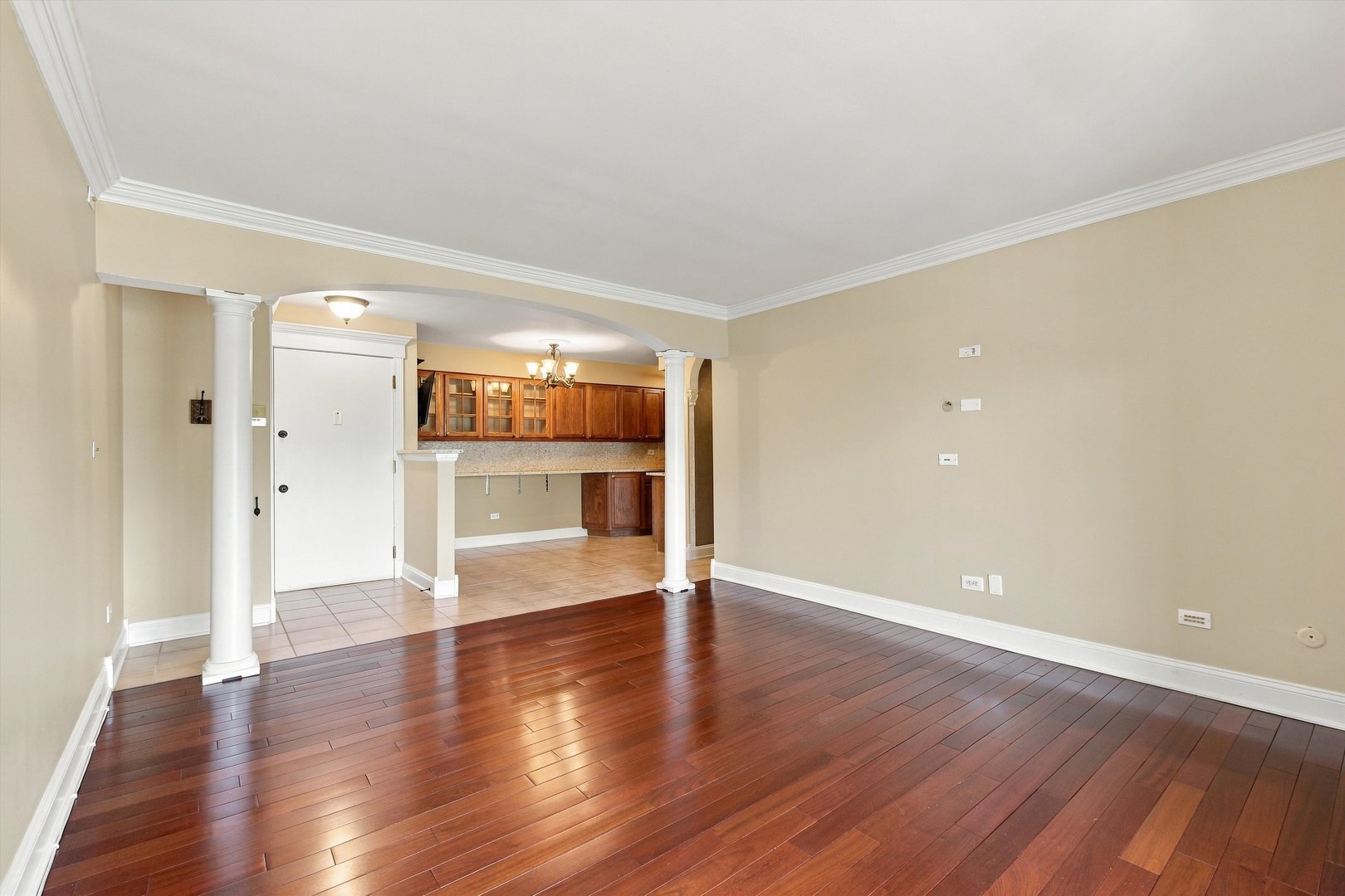 1627 N Windsor Drive 305 Property Photo 15