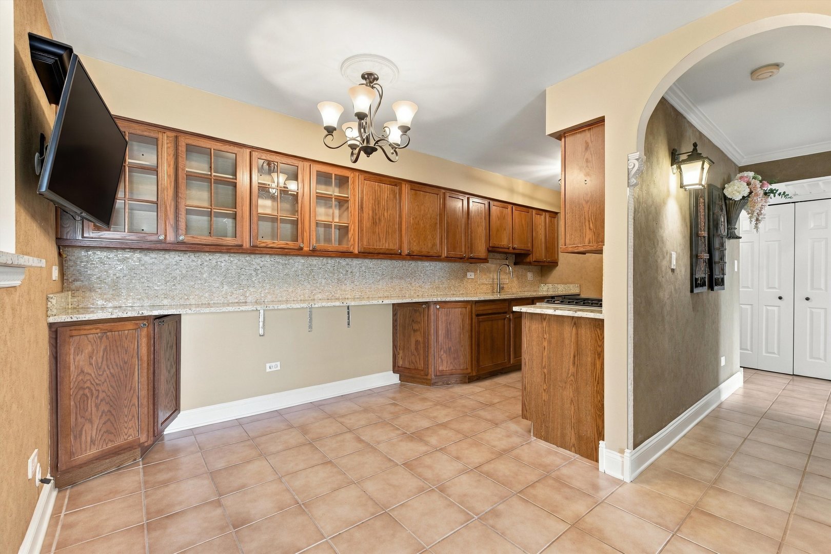 1627 N Windsor Drive 305 Property Photo 17