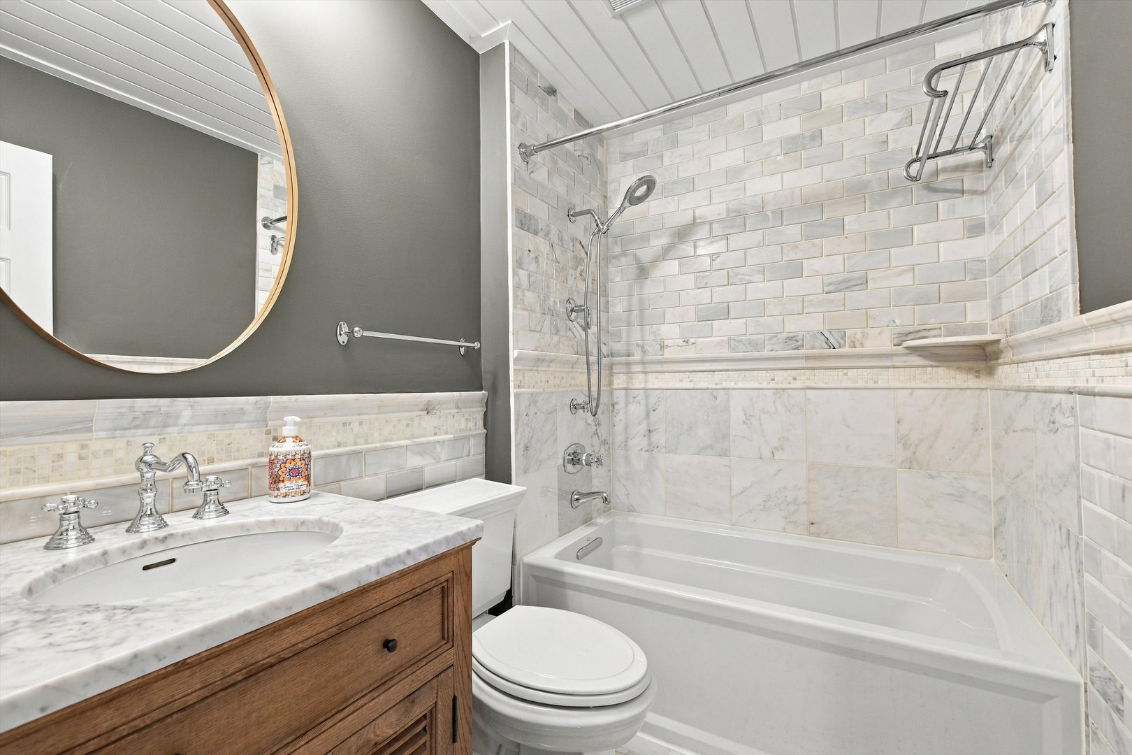 1627 N Windsor Drive 305 Property Photo 22