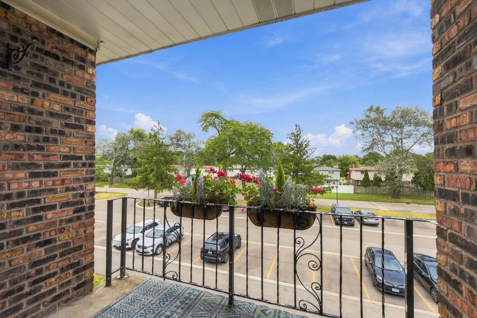 1627 N Windsor Drive 305 Property Photo 26