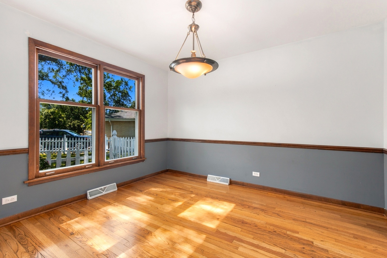 640 N Locust Street Property Photo 6