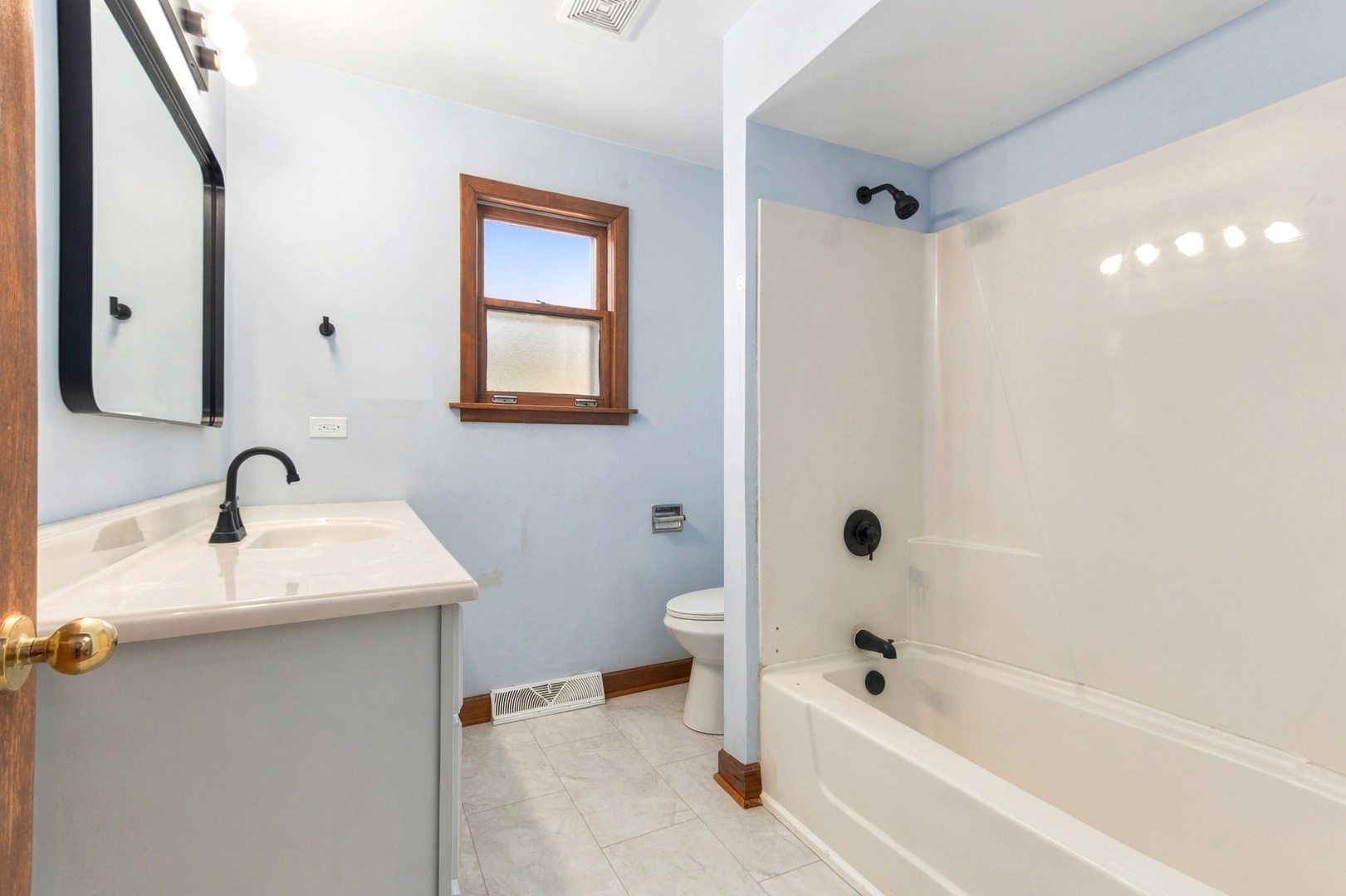 640 N Locust Street Property Photo 17