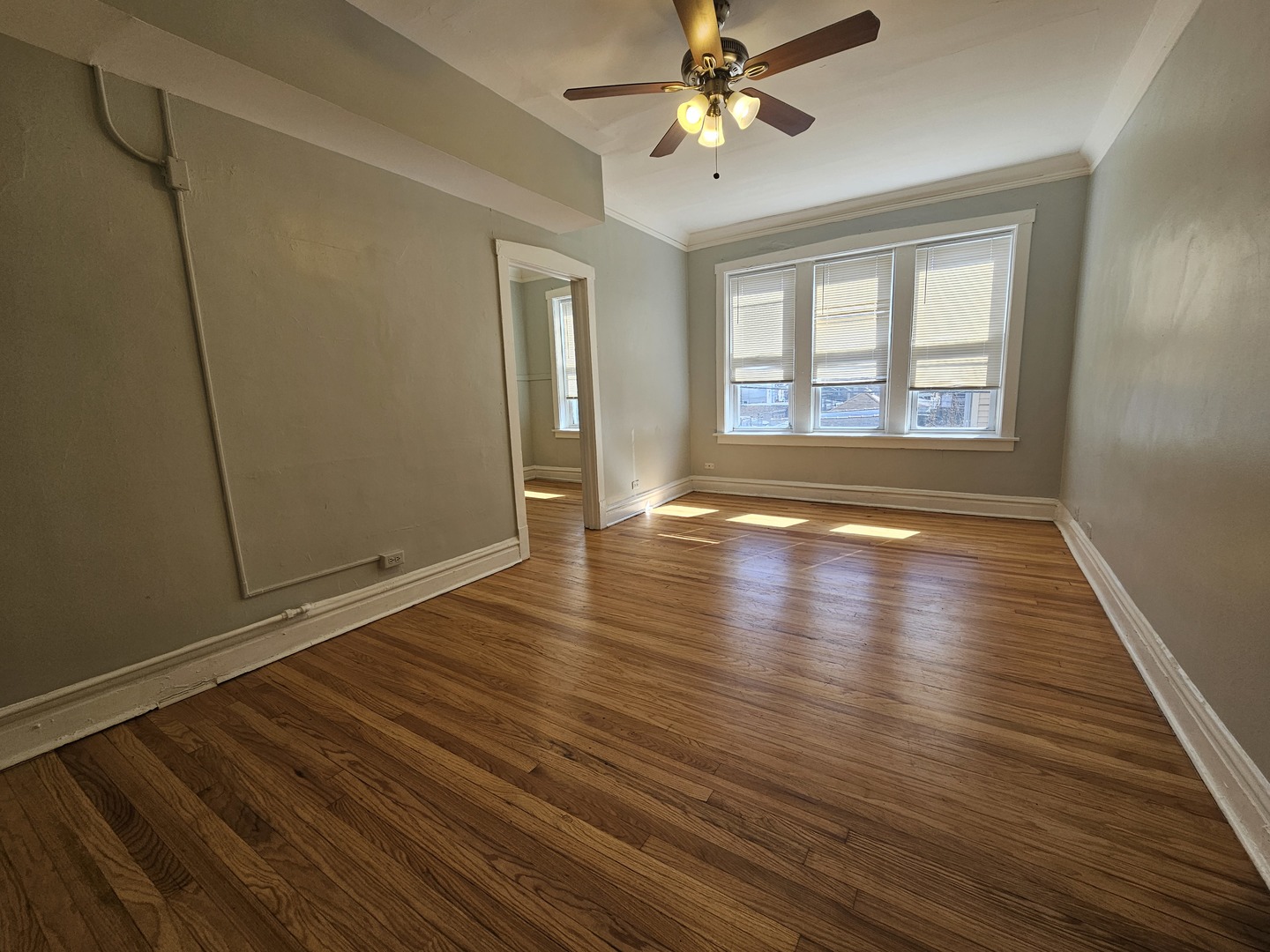 4749 N Monticello Avenue 2c Property Photo 2