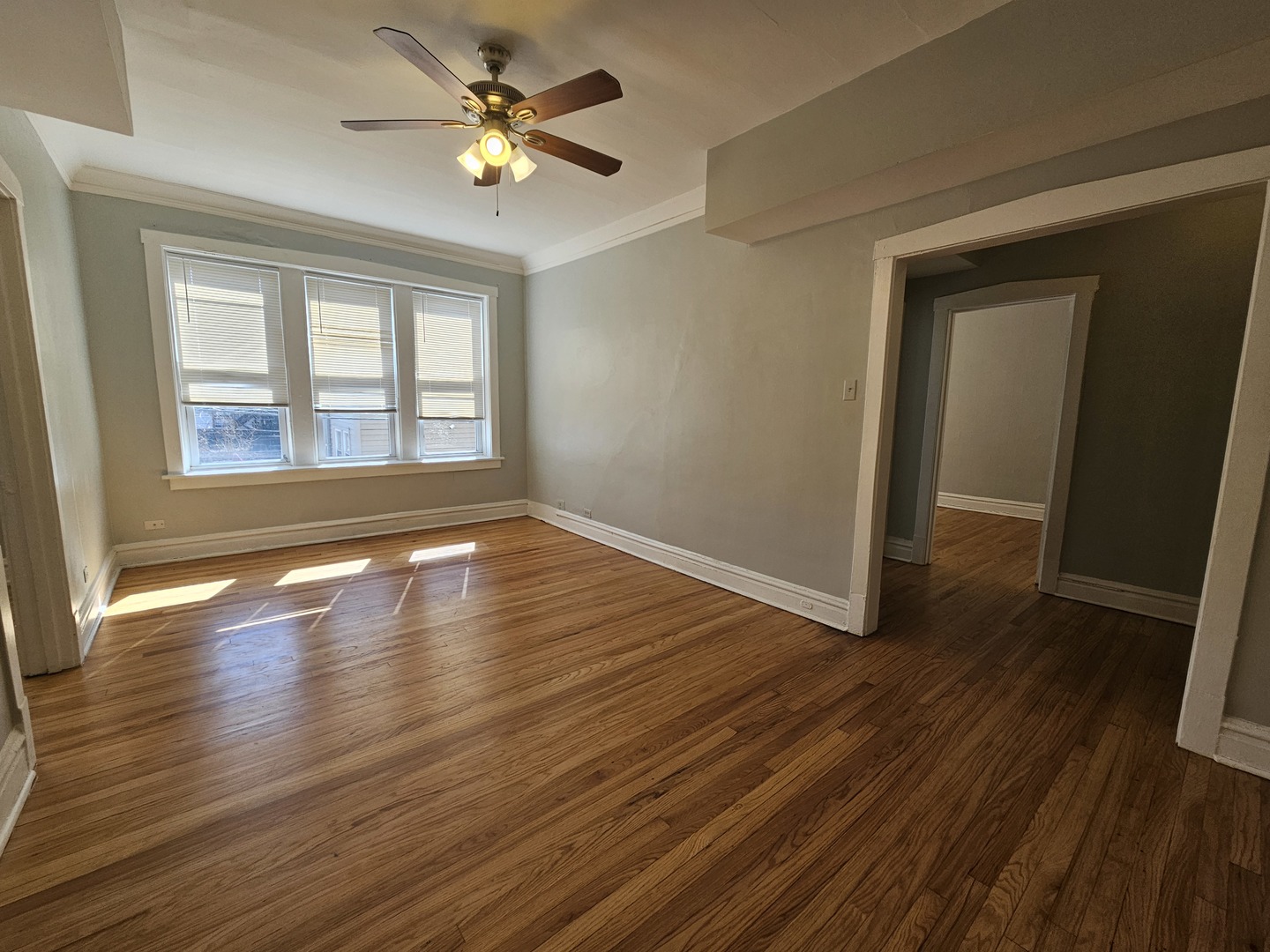 4749 N Monticello Avenue 2c Property Photo 3