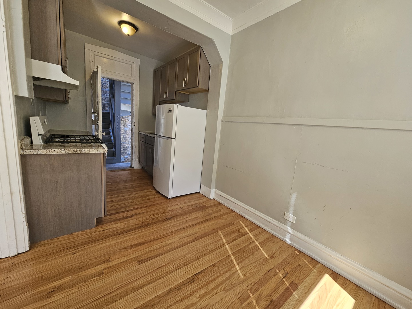 4749 N Monticello Avenue 2c Property Photo 5