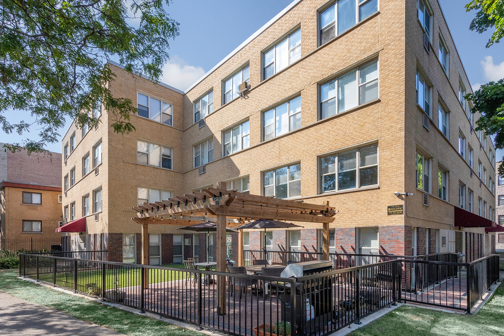 7070 N Sheridan Avenue 2S Property Photo 1