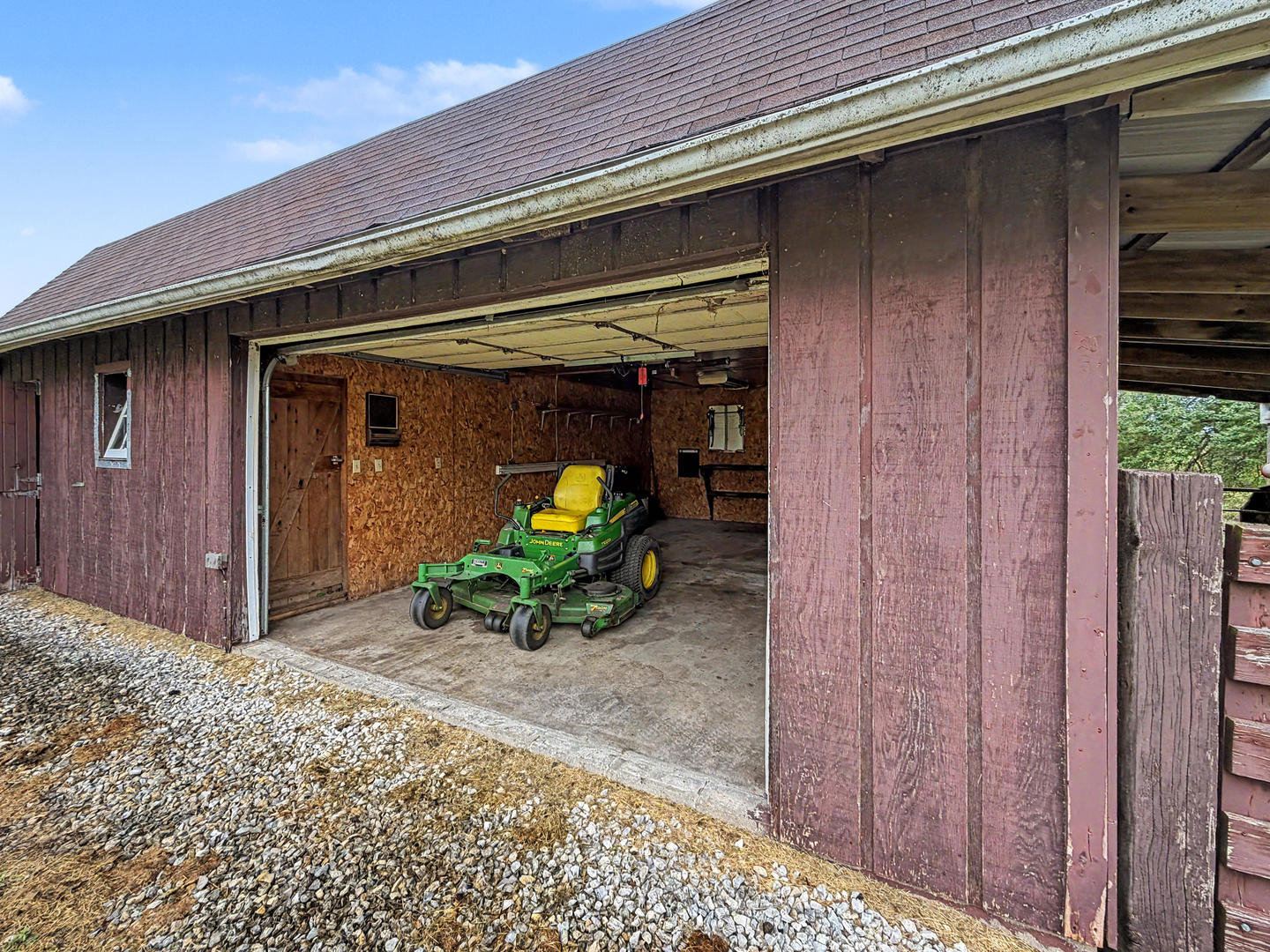 2661 E 900 North Road Property Photo 3