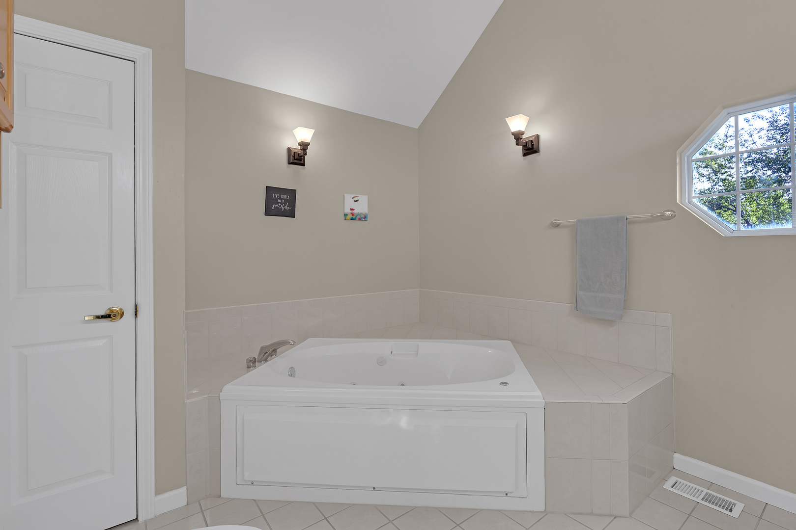 206 Albert Drive Property Photo 18