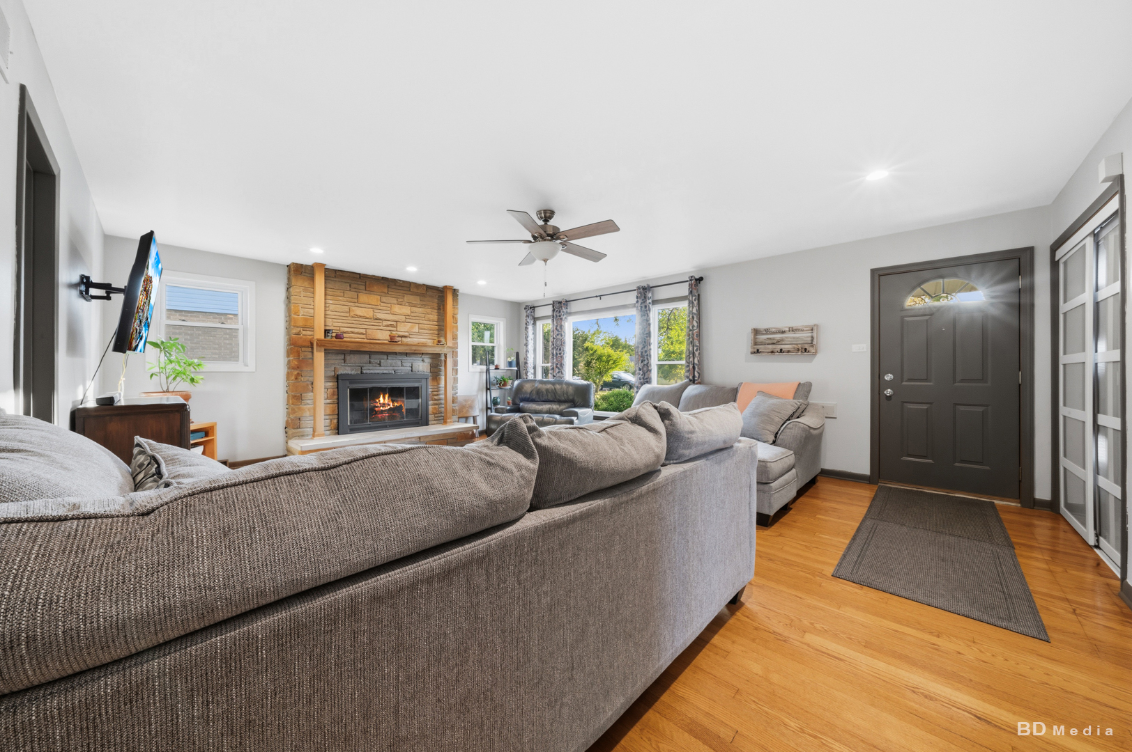 20301 Hellenic Drive Property Photo 4