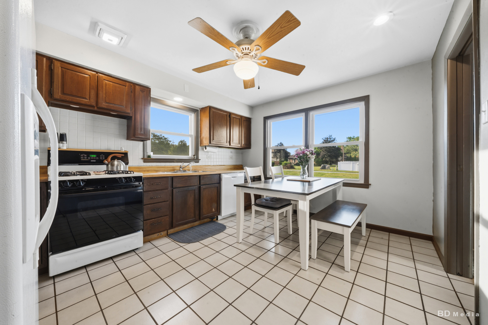 20301 Hellenic Drive Property Photo 6
