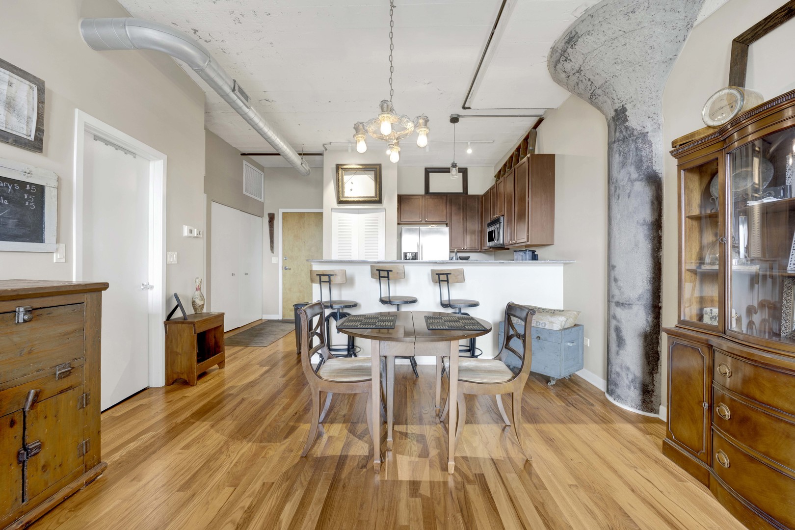1071 W 15th Street 214 Property Photo 6