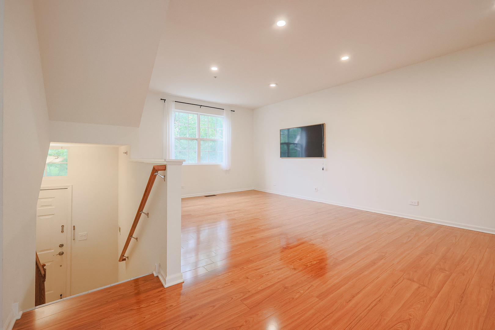 8607 Waukegan Road Property Photo 4