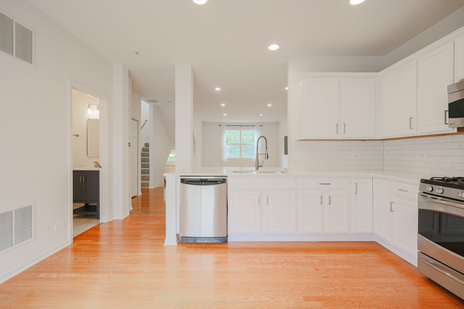 8607 Waukegan Road Property Photo 15