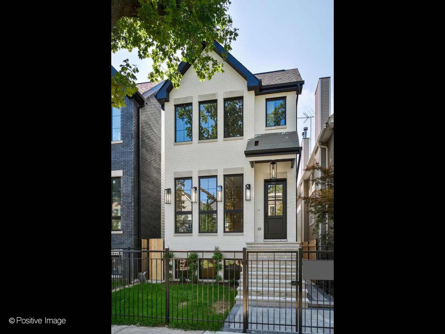 2714 N Magnolia Avenue Property Photo 1