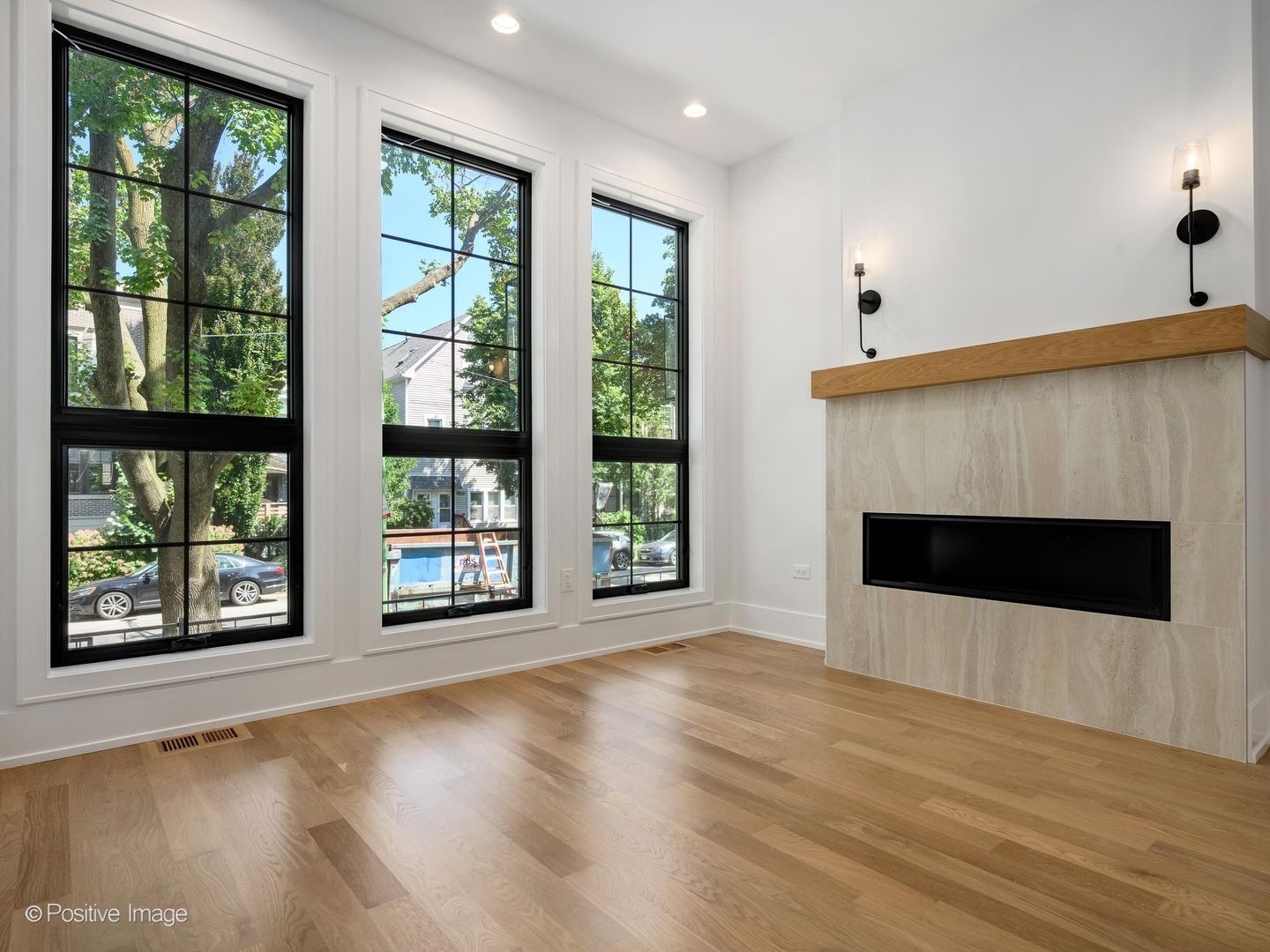 2714 N Magnolia Avenue Property Photo 3