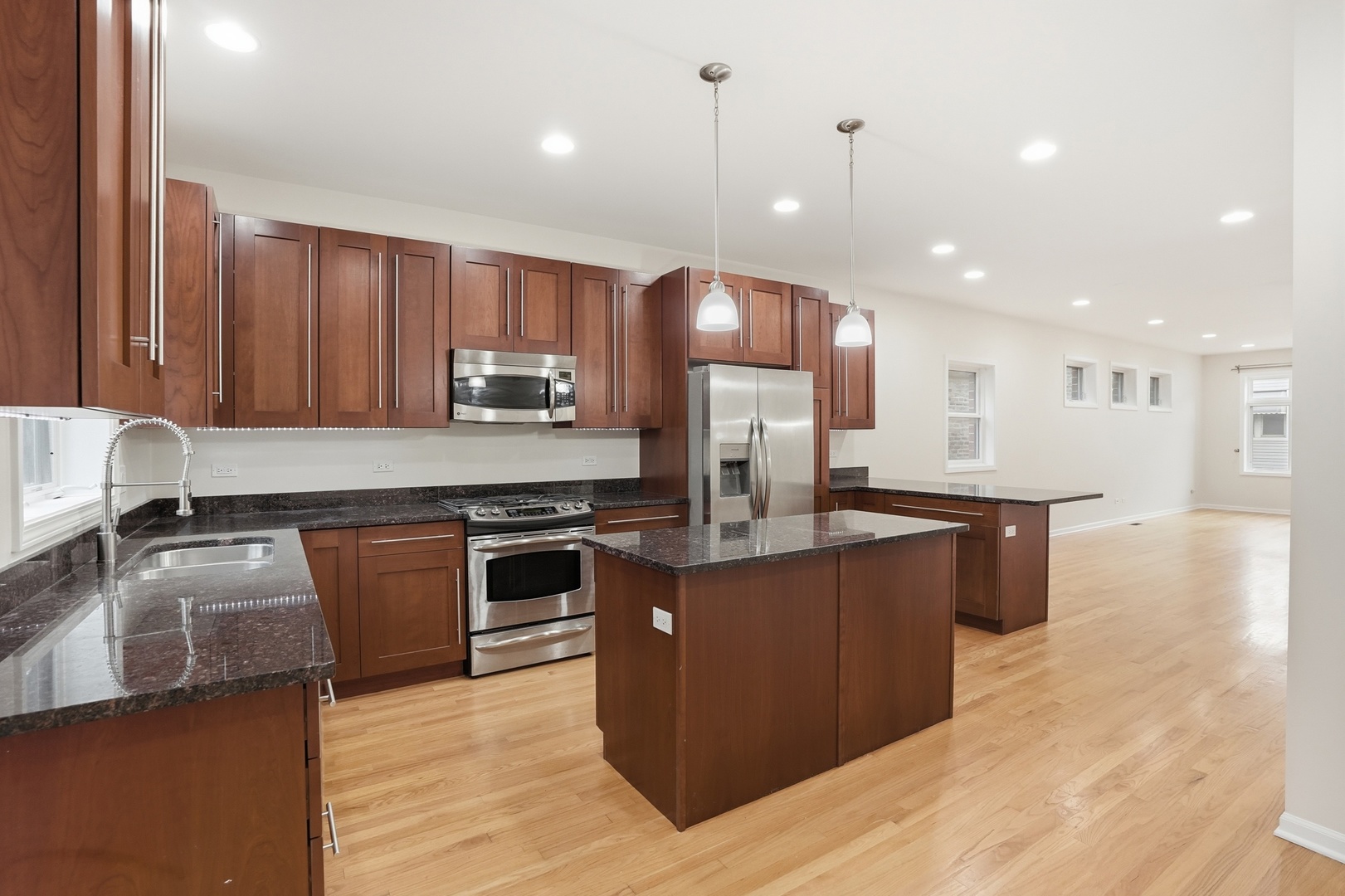 345 W 29th Place Property Photo 12
