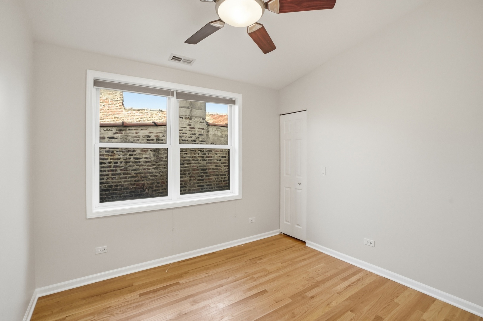 345 W 29th Place Property Photo 17