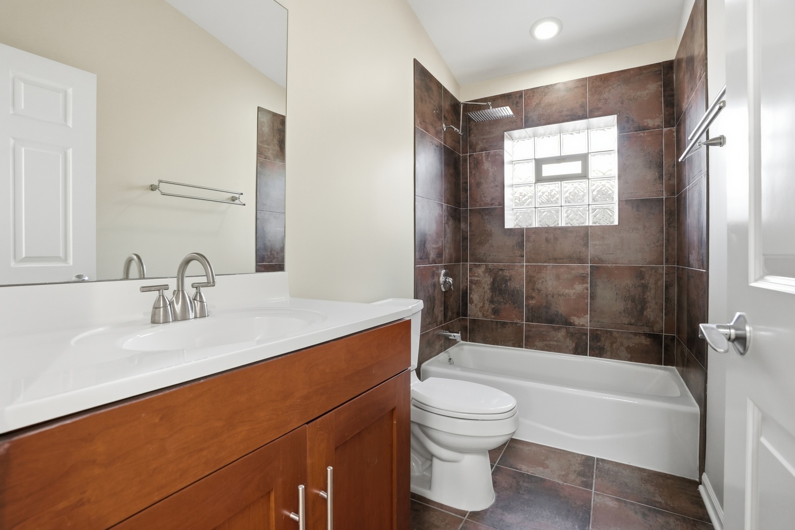 345 W 29th Place Property Photo 18